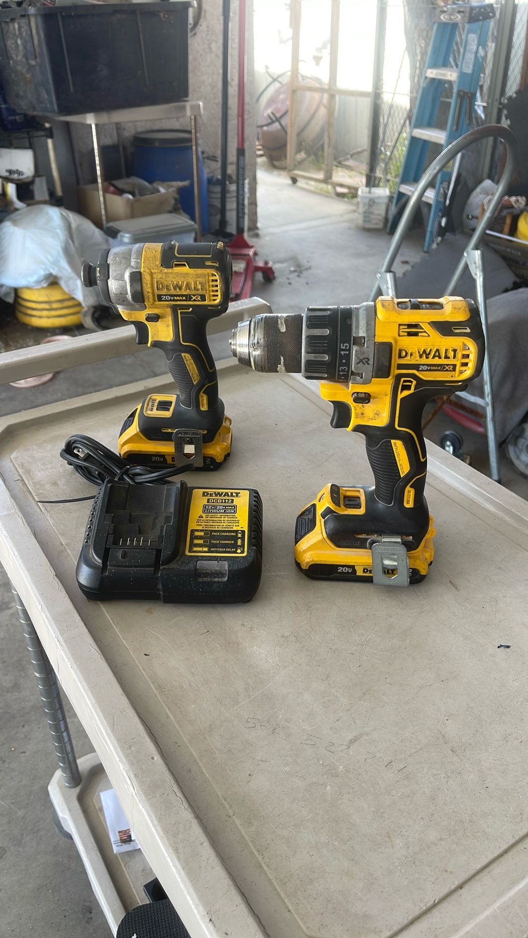 DEWALT 20V MAX XR