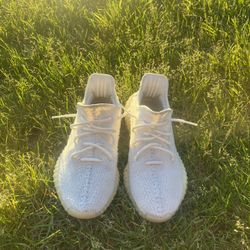 YEEZY BOOST 350 TRIPLE WHITES/CREAMS SIZE 9
