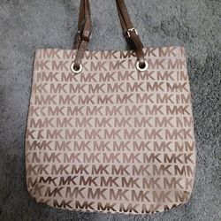 Michael kors Large Purse/ Bag In Excellent Condition