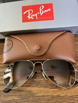 RAY BAN AVIATORS 58mm. SILVER FRAME w/ DARK BLUE GRADIENT LENSES.  BRAND NEW & AUTHENTIC. 