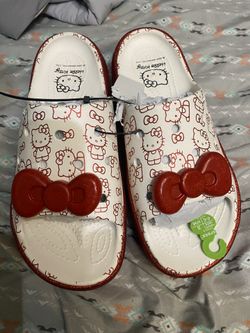 Hello Kitty Crocs