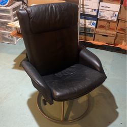 Swivel Chair 