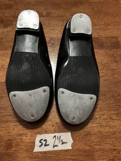 Girls size 2.5 tap shoes