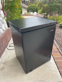 Arctic King Chest Freezer