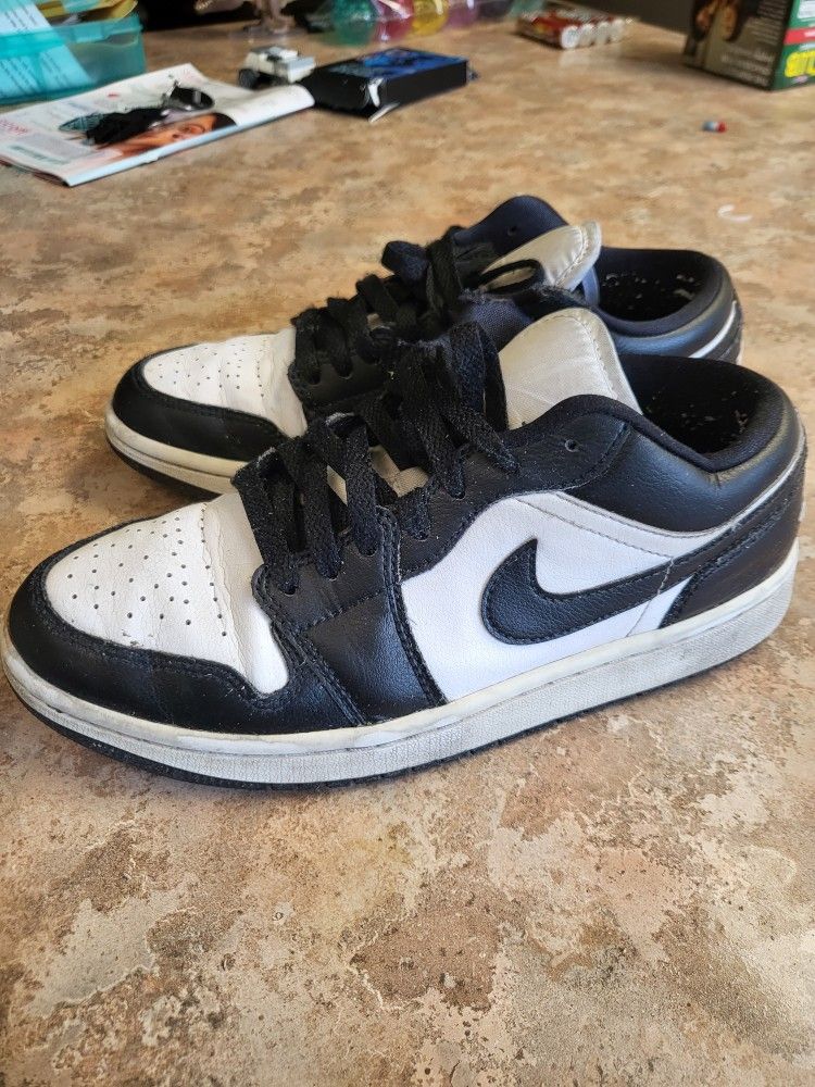 Boys pandas Size 7.5