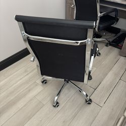 Rolling Chairs Or Office Chairs