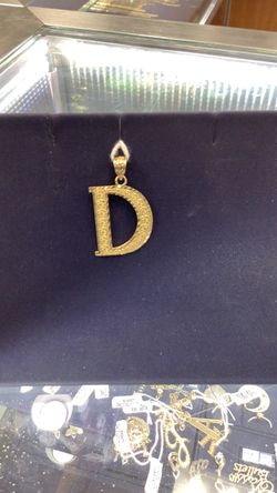 10k “D” pendant
