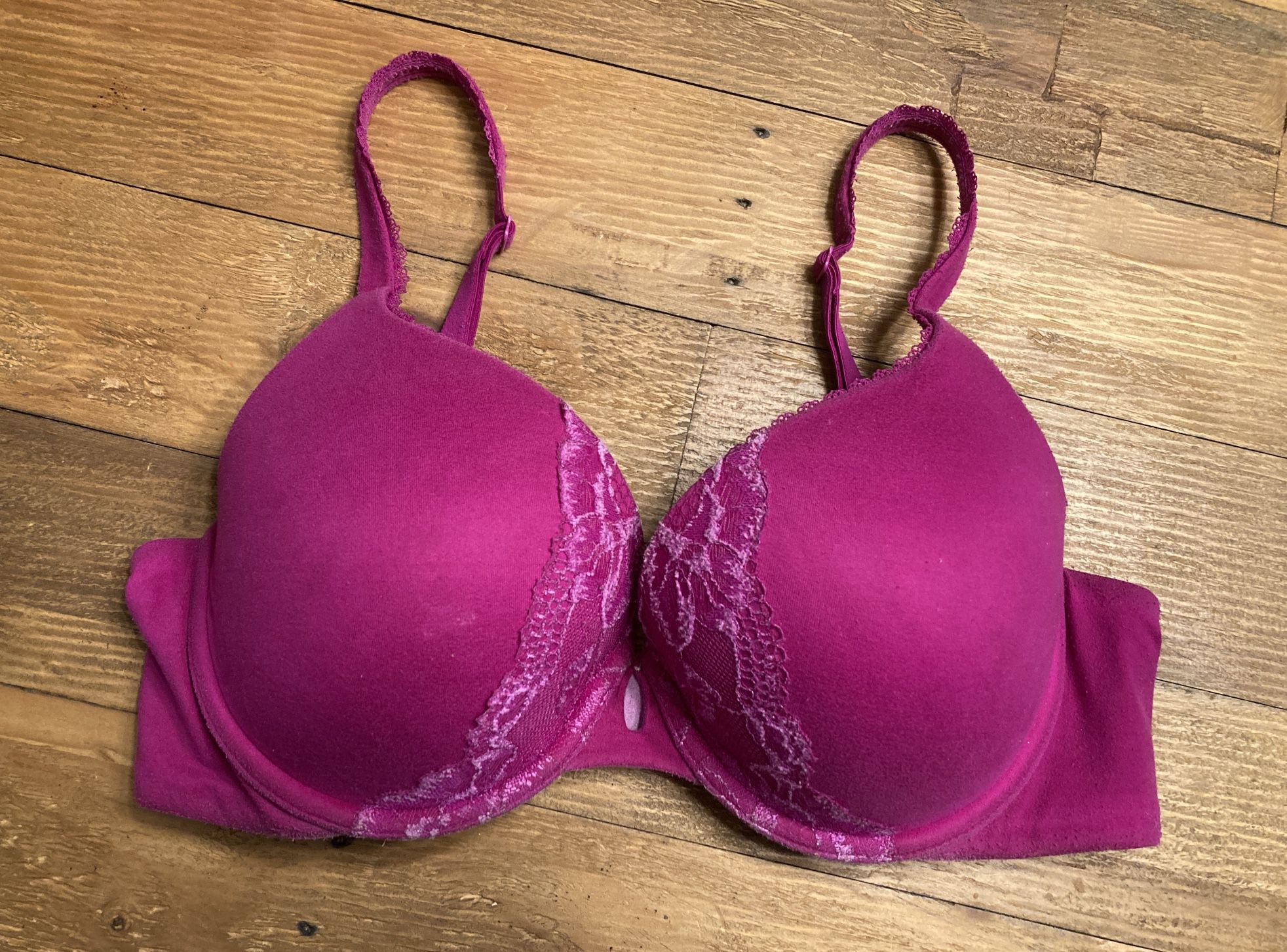 Victoria’s Secret 34D pink lace padded perfect coverage bra