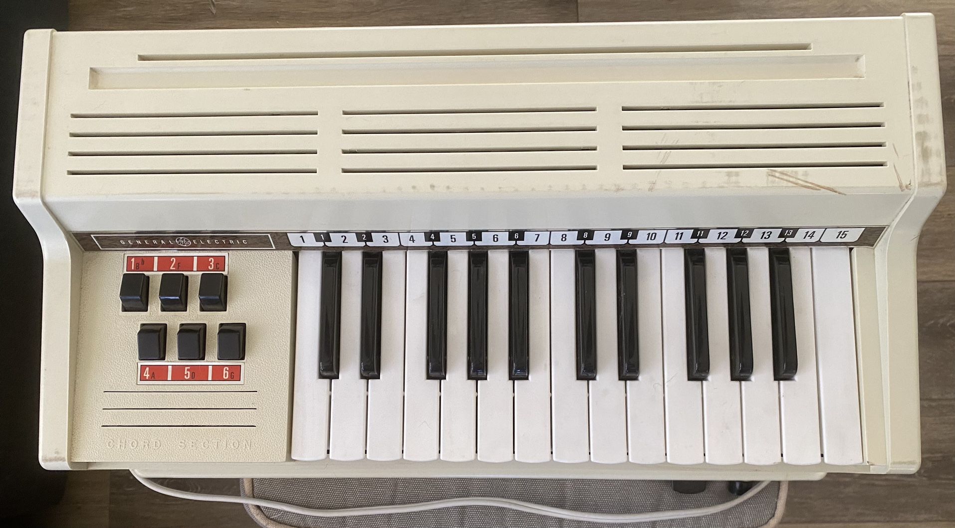 Vintage 1967 General Electric Chord Organ N3800 Youth Keyboard