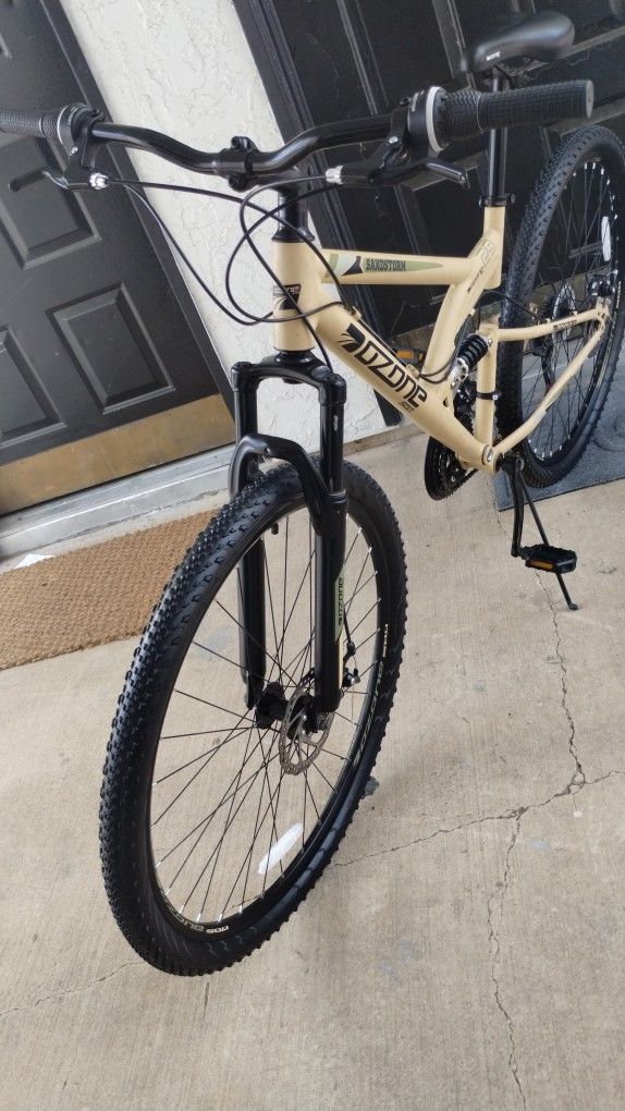 Ozone Sandstorm MT 29 Bike. In New Condition