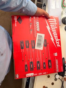 Milwaukee electrician insulated screwdriver set