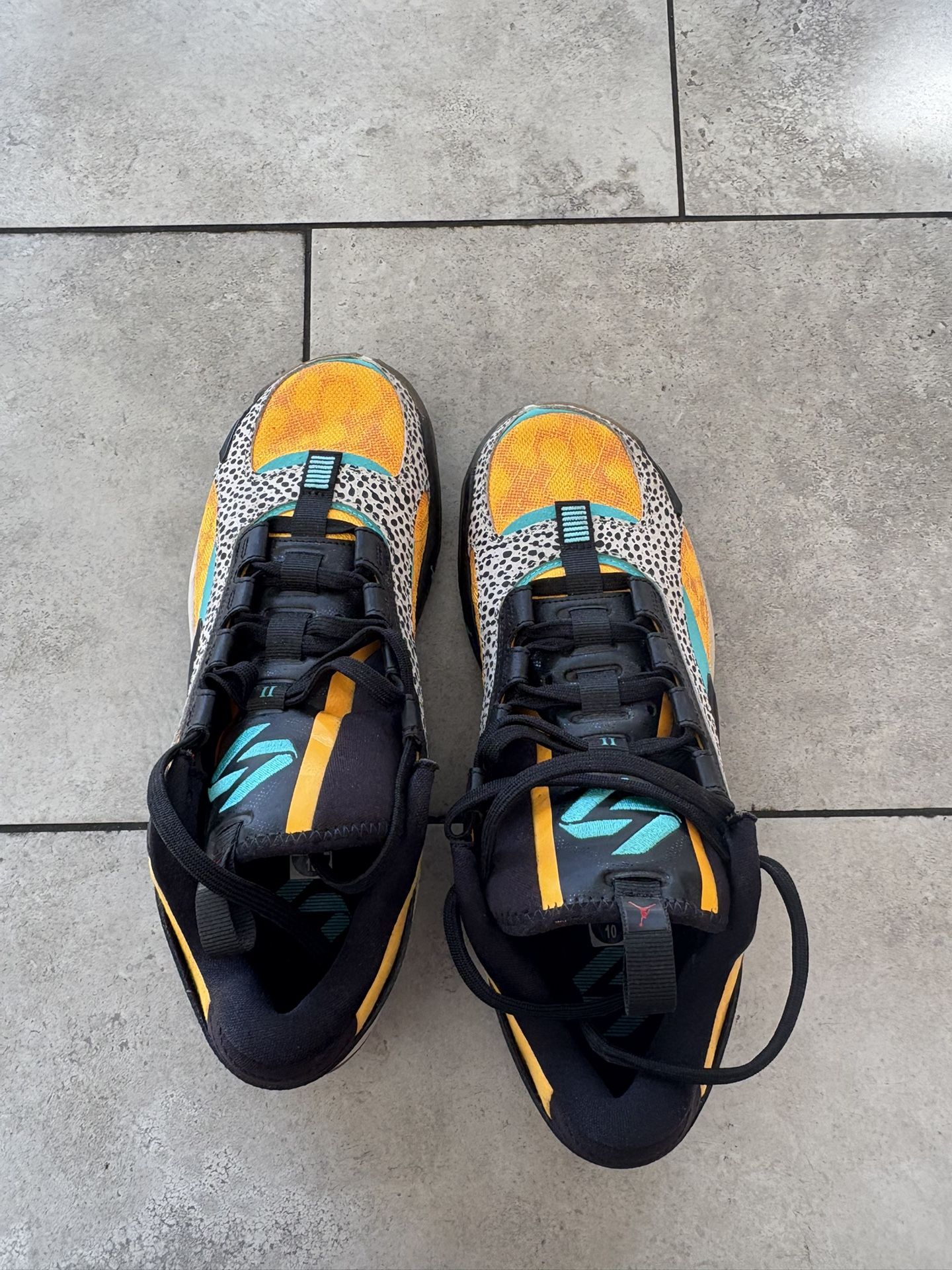 Basketball Shoes Size 10