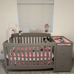 Baby crib 