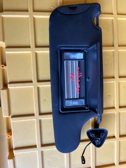 2012 dodge challenger sunvisor right hand part