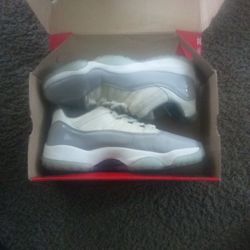 Jordans 11 Cement Grays 9 In A Half 