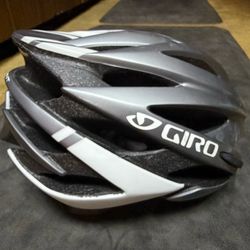 Giro Savant cycling helmet, great shape! Size S