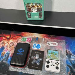 New R36 Max Retro Gaming Console, Retro Handheld Console 4.0'' Screen Linux System, 64G TF Card, Support 30+ Simulators, 4000mAh Rechargeable Portable