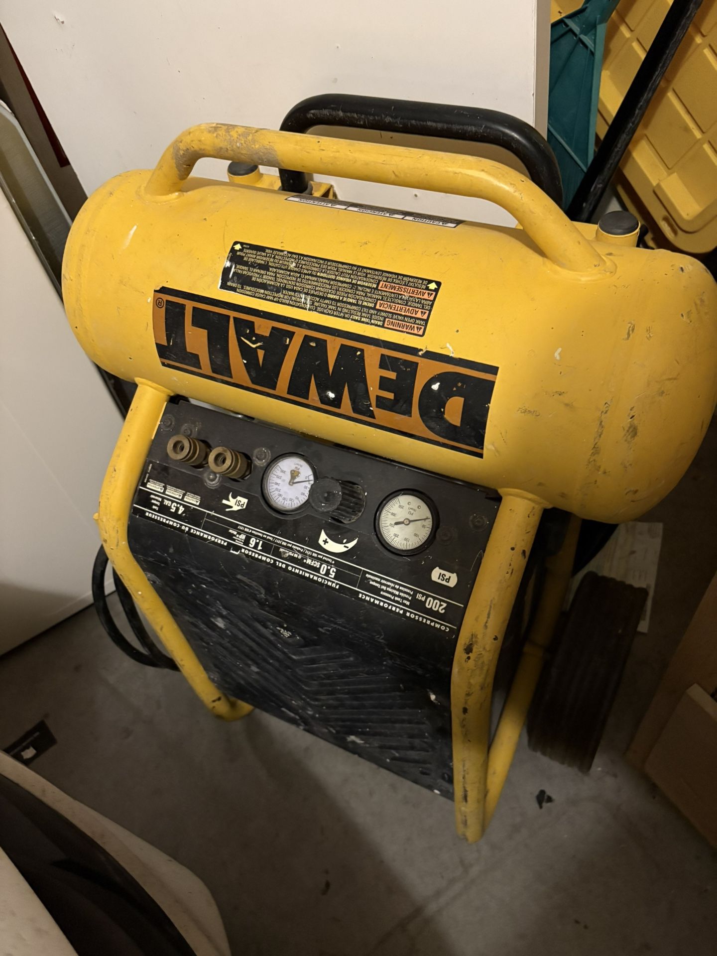 Dewalt Air Compressor 4.5 Gal