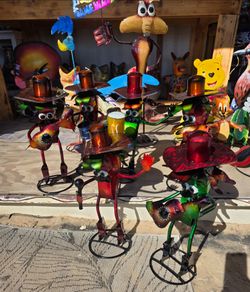 Amazing metal yard pieces🌵🪷PLANTERS
Pumpkins 🎃Flowers, cacti