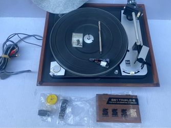Classic Dual 1009 Turntable w/78 Speed Complete & Clean and Working Perfectly + Stanton 681 Triple E Cart & (2) Stanton needles both in excellent shap