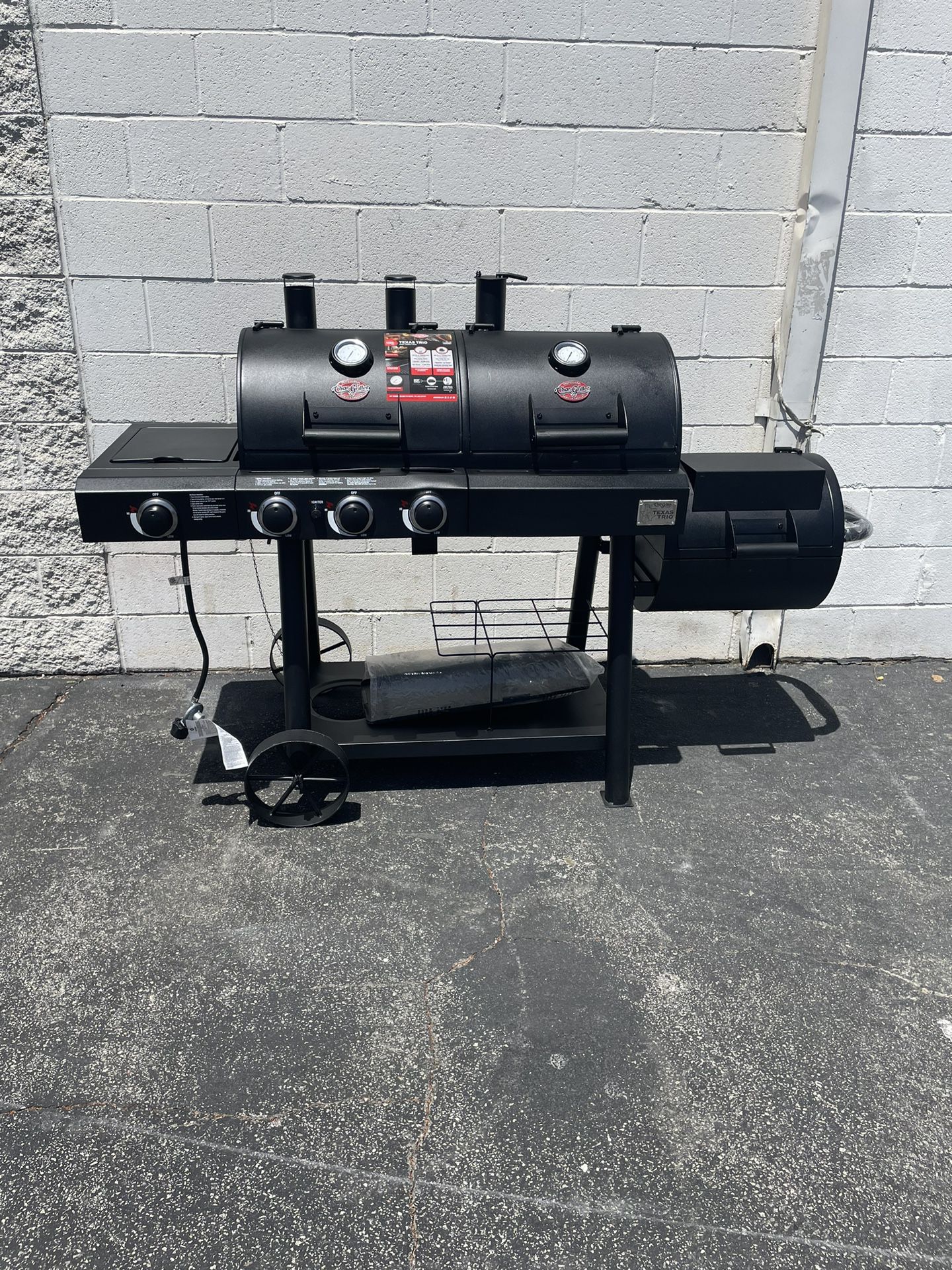 Bbq Grill Charcoal. And Gas Propane 