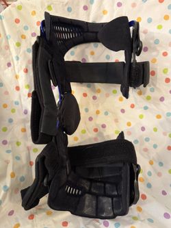 BREG orthopedic Left Knee Brace - Medium Size