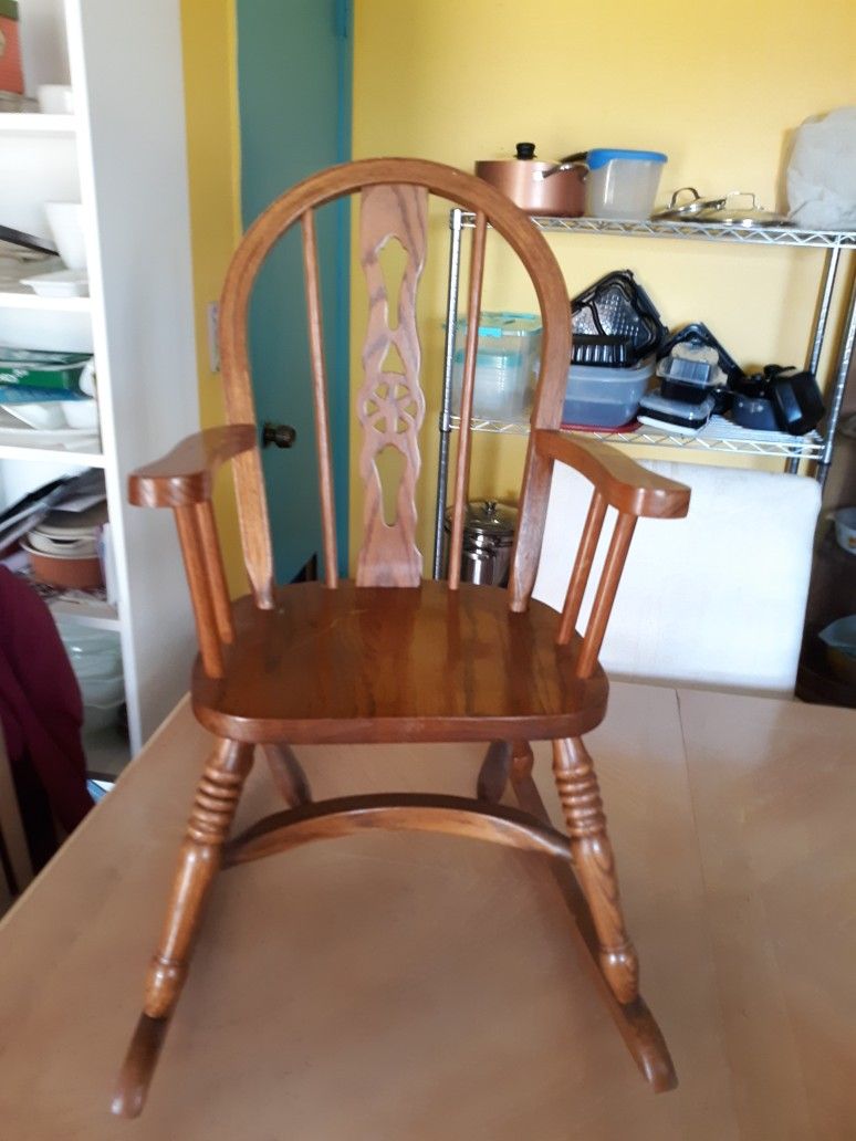 Child's. Oak Rocking Chair 