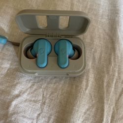 Skullcandy Bluetooth earphones