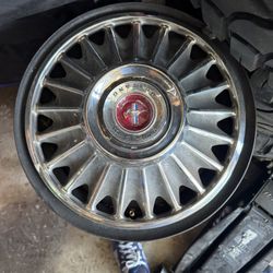 1965 To 1968 Ford Mustang  Hubcaps