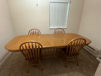Dining Table and 4 chairs