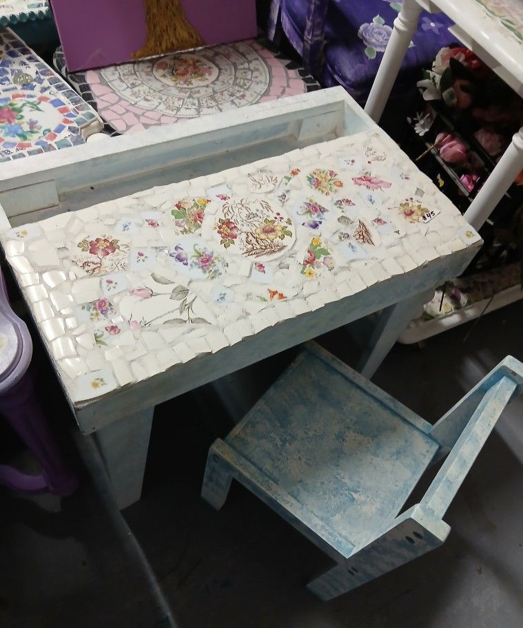 Childs Mosaic Desk And Chair