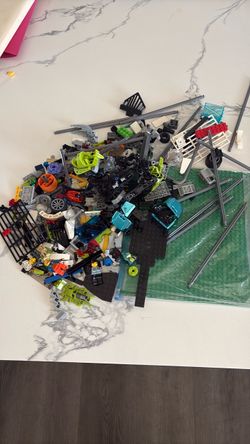 Small pieces of Legos