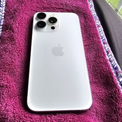 iPhone 15 Pro Max