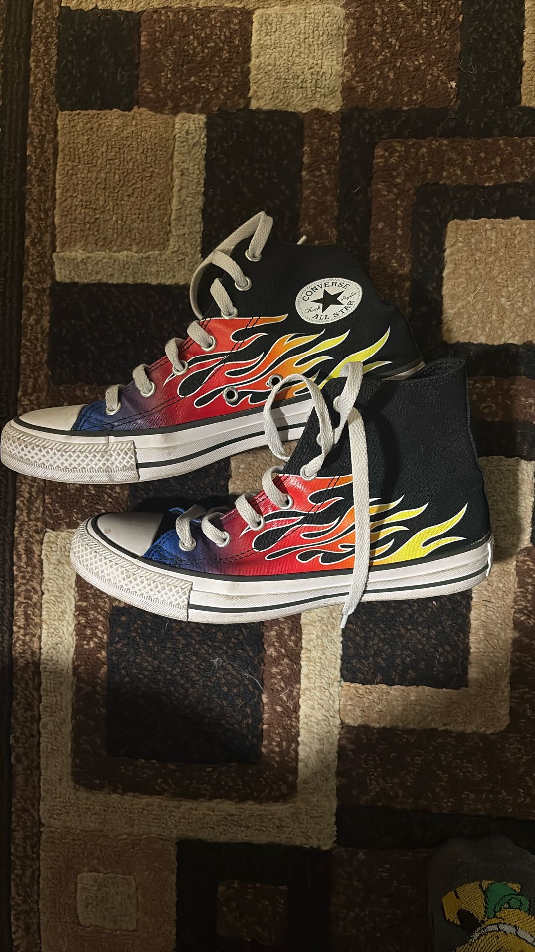 Boys Size 5 Converse 