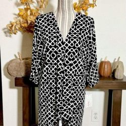 NEW—Bold Print Cardigan by LuLaRoe 🤍 Size S—Generous sizing may fit M/L

