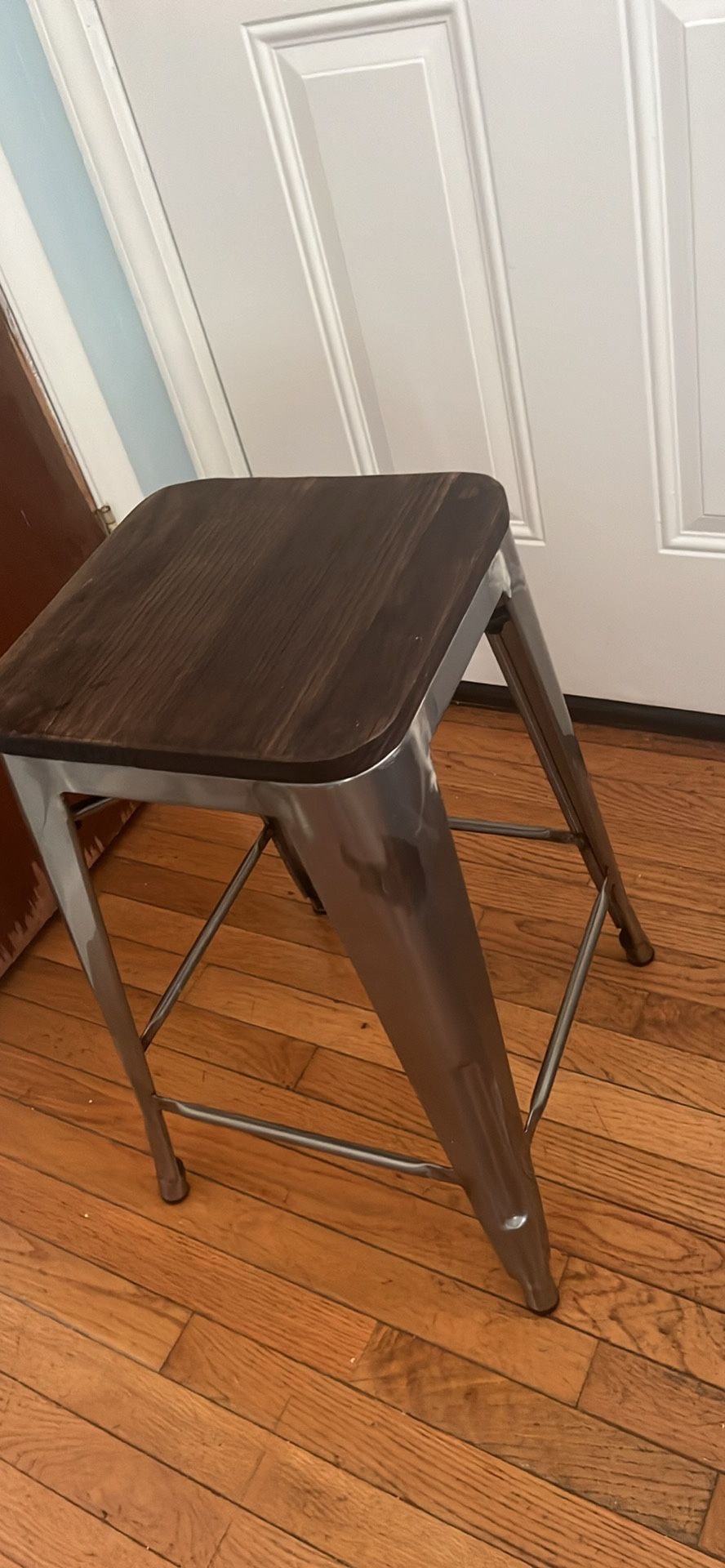 4 Bar Stools