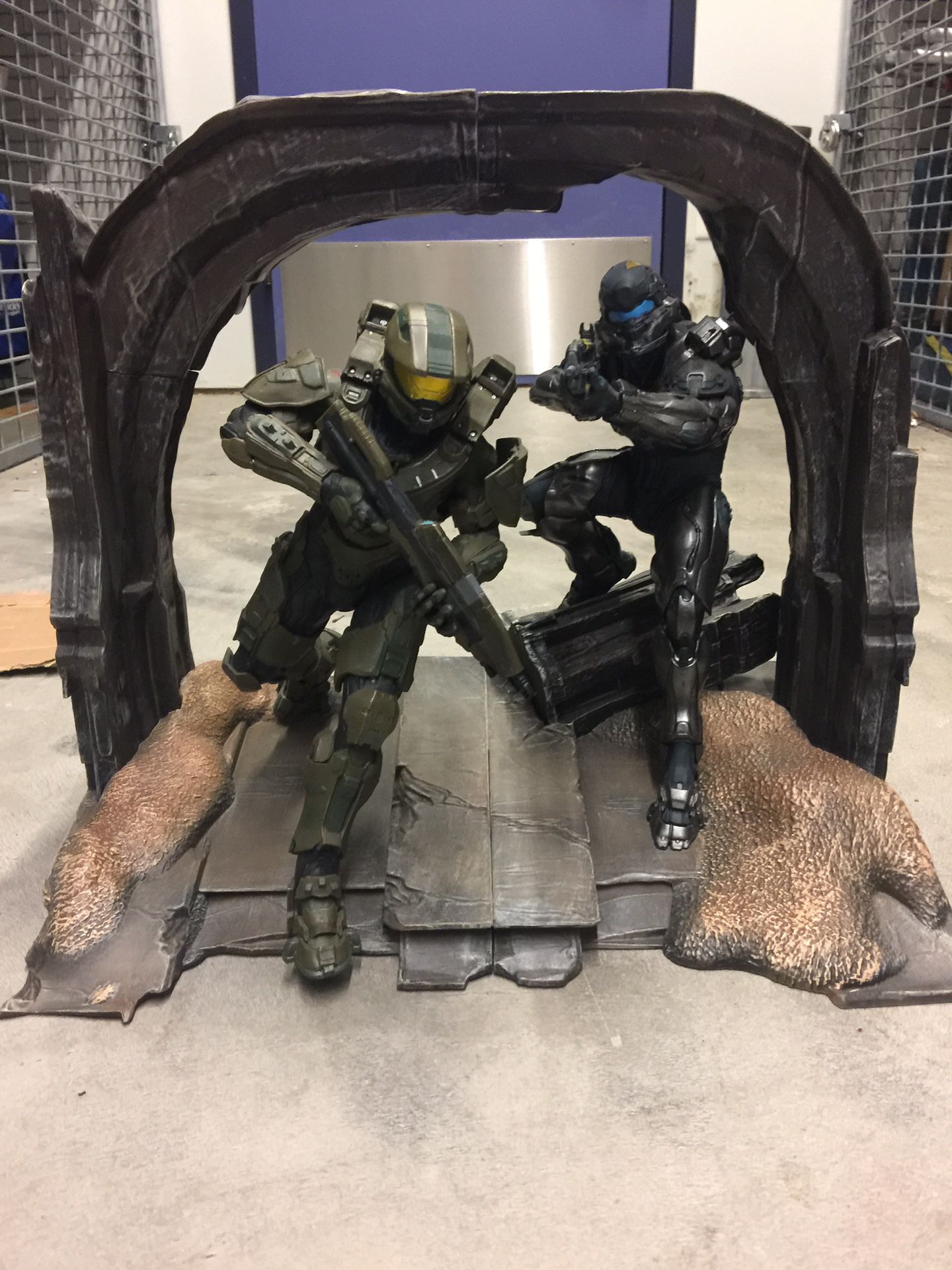 Halo Master Chief & Spartan Locke Statue Figures Collectible