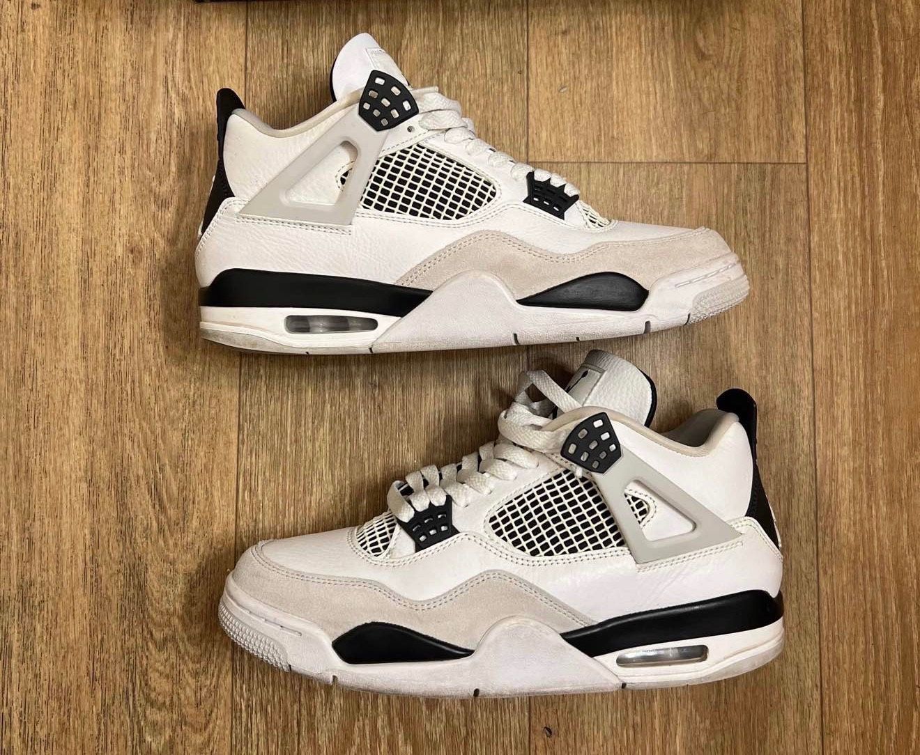 Air Jordan 4 Retro