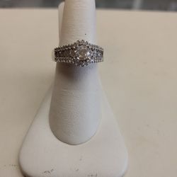 14k White Gold Rings 7 Grams Size 7 If You Are Interested Ask For Maribel Thank You 😊 