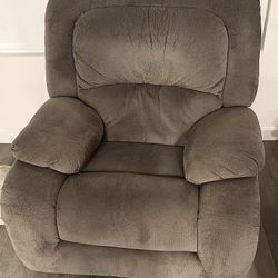 Recliner Chair – Must Go