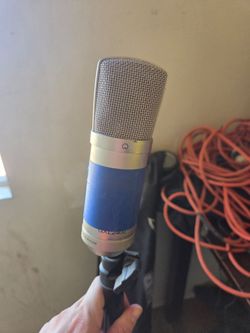 Studio mic and cord
