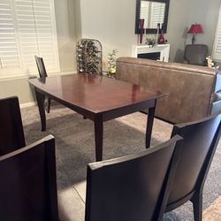 Beautiful Mahogany Wood Dining Table
