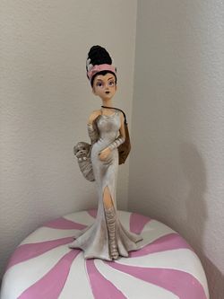 CUTE BRIDE OF FRANKENSTEIN STATUE