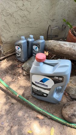 Valvoline 0w-20 oil 8 quarts