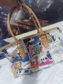 DISNEY BAG AND DONALD DUCK HAT