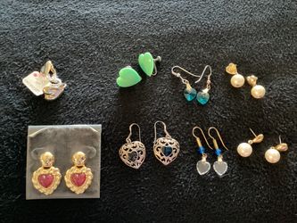 Earrings Costume Hearts Valentines💕(Price Each)