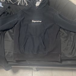Supreme hoodie 