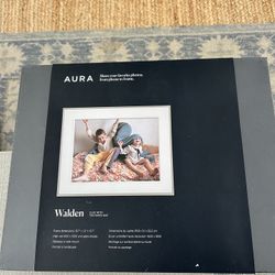 Walden Aura Frame 