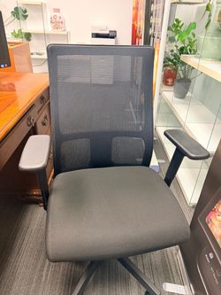 Black mesh office chair
