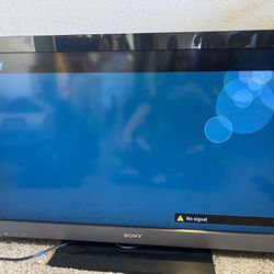 Sony Bravia TV With Swivel Base & Remote KDL-40EX500 for Sale in Tacoma, WA  - OfferUp